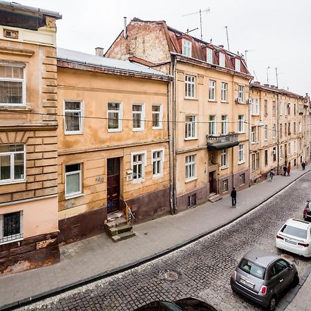 Old Town Cosy Apartment ลวีฟ ภายนอก รูปภาพ